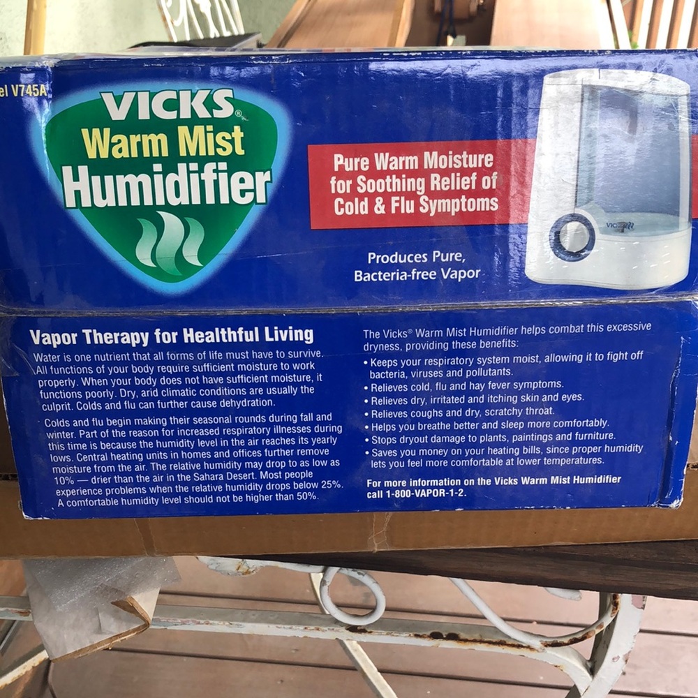 Vicks Warm Mist Humidifier - Picture 2 of 7